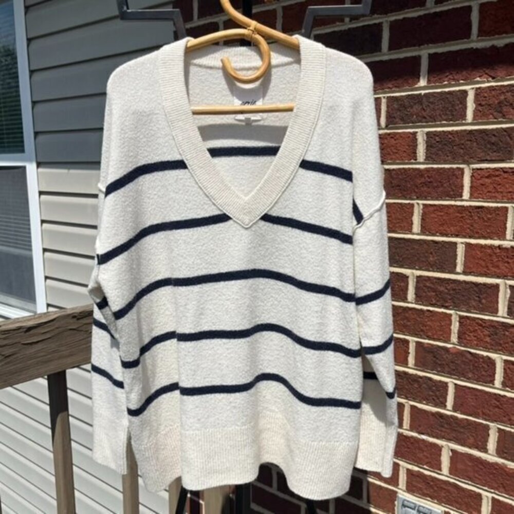 Aerie Cream Navy Blue Stripes V-Neck Sweater Women's Medium